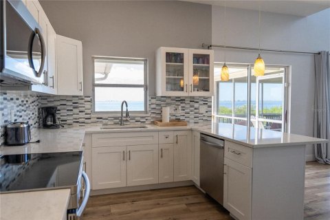 Copropriété à louer à Bradenton, Floride: 5 chambres, 395.76 m2 № 2112525 - photo 8