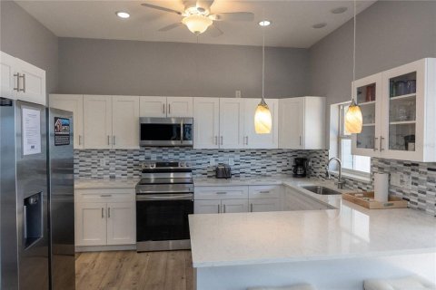 Copropriété à louer à Bradenton, Floride: 5 chambres, 395.76 m2 № 2112525 - photo 6