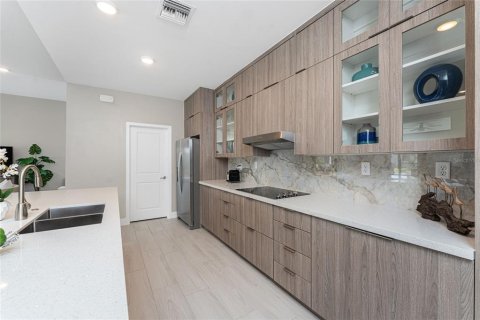 House in Punta Gorda, Florida 4 bedrooms, 218.41 sq.m. № 1851151 - photo 10