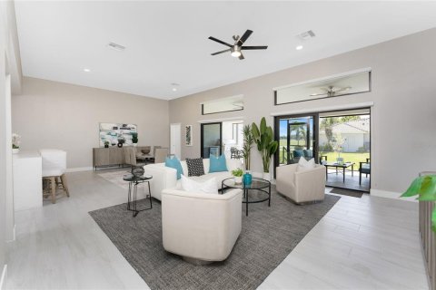 House in Punta Gorda, Florida 4 bedrooms, 218.41 sq.m. № 1851151 - photo 11