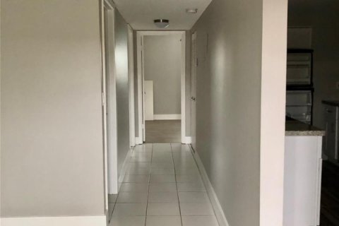 Condo in Dania Beach, Florida, 2 bedrooms № 2082085 - photo 11