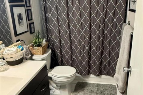 Condo in Dania Beach, Florida, 2 bedrooms № 2082085 - photo 13
