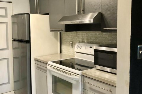Condo in Dania Beach, Florida, 2 bedrooms № 2082085 - photo 6
