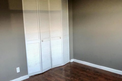 Condo in Dania Beach, Florida, 2 bedrooms № 2082085 - photo 17