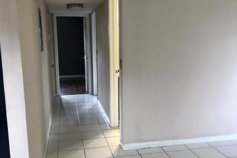 Condo in Dania Beach, Florida, 2 bedrooms № 2082085 - photo 12