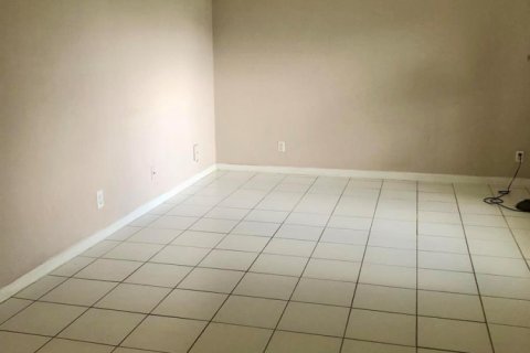 Condo in Dania Beach, Florida, 2 bedrooms № 2082085 - photo 3