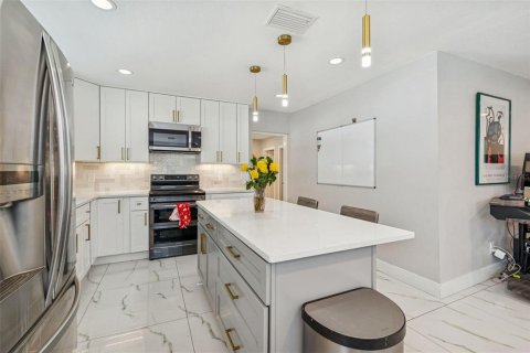 Купить виллу или дом в Тампа, Флорида 10 комнат, 211.26м2, № 2120300 - фото 23