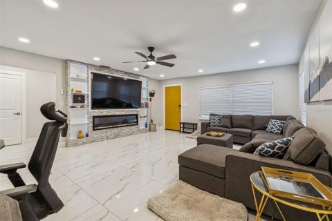 Купить виллу или дом в Тампа, Флорида 10 комнат, 211.26м2, № 2120300 - фото 11
