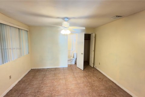 Купить виллу или дом в Белл-Глейд, Флорида 3 спальни, 120.22м2, № 1920062 - фото 11