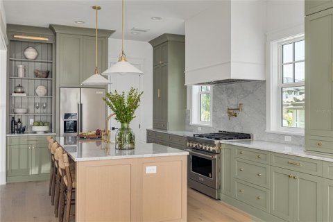Casa en venta en Saint Petersburg, Florida, 6 dormitorios, 319.86 m2 № 1909226 - foto 8