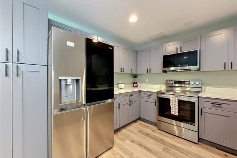 House in LAKE WILSON RESERVE in Davenport, Florida 4 bedrooms, 183.76 sq.m. № 2104705 - photo 11