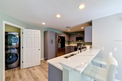 House in LAKE WILSON RESERVE in Davenport, Florida 4 bedrooms, 183.76 sq.m. № 2104705 - photo 14