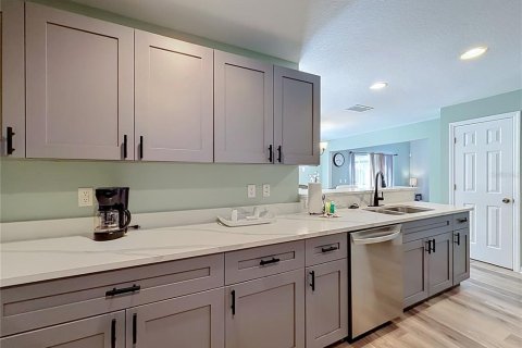 House in LAKE WILSON RESERVE in Davenport, Florida 4 bedrooms, 183.76 sq.m. № 2104705 - photo 13