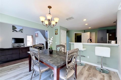 House in LAKE WILSON RESERVE in Davenport, Florida 4 bedrooms, 183.76 sq.m. № 2104705 - photo 18