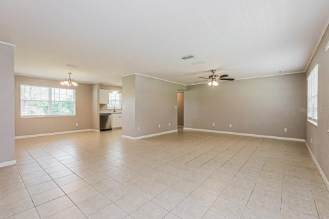 House in Zephyrhills, Florida 3 bedrooms, 118.17 sq.m. № 1893784 - photo 4