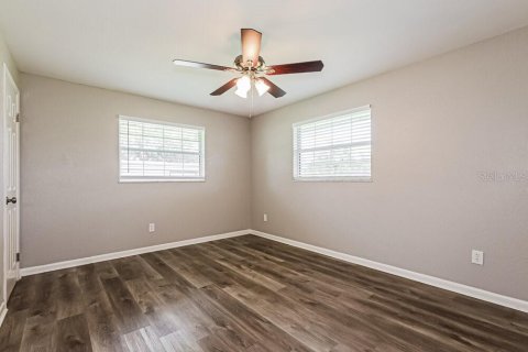 House in Zephyrhills, Florida 3 bedrooms, 118.17 sq.m. № 1893784 - photo 10