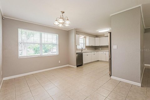 House in Zephyrhills, Florida 3 bedrooms, 118.17 sq.m. № 1893784 - photo 6