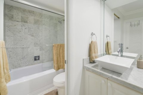 Copropriété à louer à Key Biscayne, Floride: 2 chambres, 130.9 m2 № 1964812 - photo 4