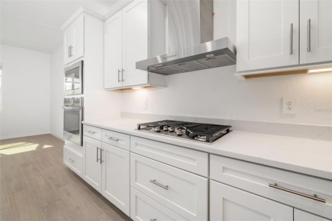 Снять в аренду виллу или дом в Лейквуд Ранч, Флорида 7 комнат, 227.15м2, № 1903914 - фото 9