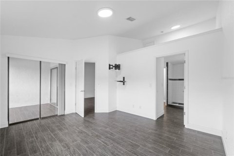 Condo in Winter Haven, Florida, 2 bedrooms  № 1422869 - photo 12