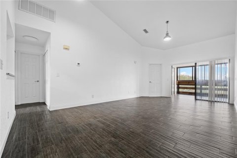 Condo in Winter Haven, Florida, 2 bedrooms  № 1422869 - photo 8