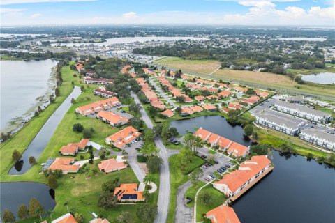 Condo in Winter Haven, Florida, 2 bedrooms  № 1422869 - photo 5