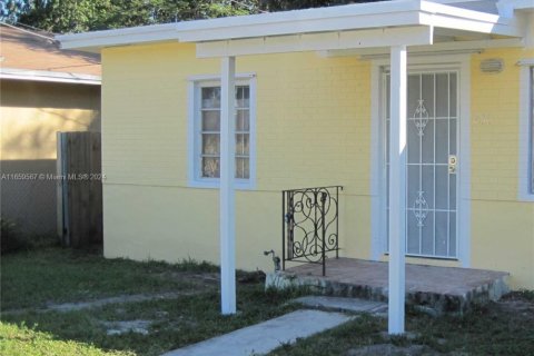 Villa ou maison à Miami, Floride 4 chambres, 98.2 m2 № 2039077