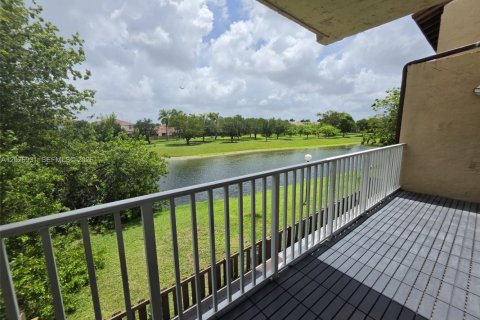 Copropriété à louer à Miami, Floride: 3 chambres, 142.7 m2 № 2078221 - photo 8