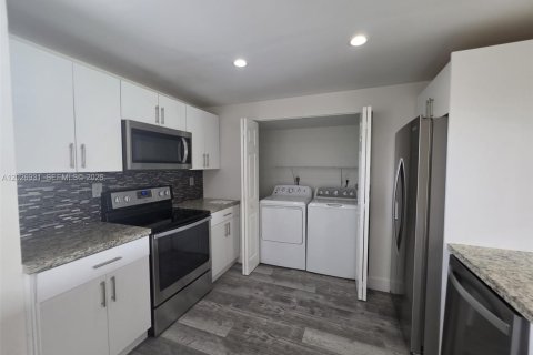 Copropriété à louer à Miami, Floride: 3 chambres, 142.7 m2 № 2078221 - photo 5