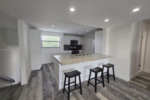 Copropriété à louer à Miami, Floride: 3 chambres, 142.7 m2 № 2078221 - photo 3