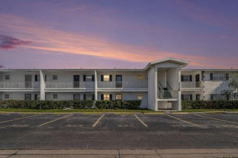 Condo in Bradenton, Florida, 1 bedroom  № 2115373