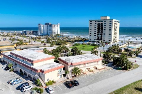 Condo in Ormond Beach, Florida, 2 bedrooms  № 1820588 - photo 1