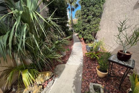 Condo in Ormond Beach, Florida, 2 bedrooms  № 1820588 - photo 22