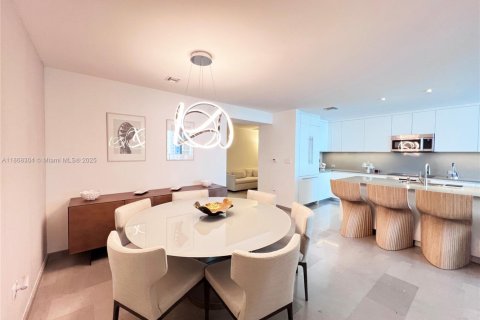 Condominio en alquiler en Miami, Florida, 3 dormitorios, 172.43 m2 № 1979329 - foto 7