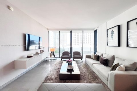 Condominio en alquiler en Miami, Florida, 3 dormitorios, 172.43 m2 № 1979329 - foto 8