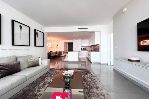 Condominio en alquiler en Miami, Florida, 3 dormitorios, 172.43 m2 № 1979329 - foto 11