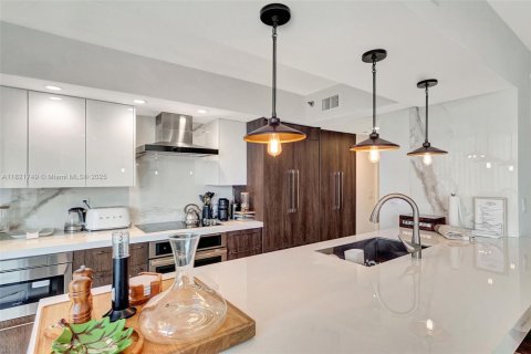 Condo in Sunny Isles Beach, Florida, 3 bedrooms  № 1936152 - photo 13