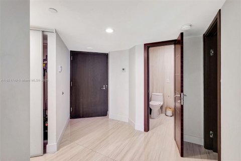 Condo in Sunny Isles Beach, Florida, 3 bedrooms  № 1936152 - photo 7