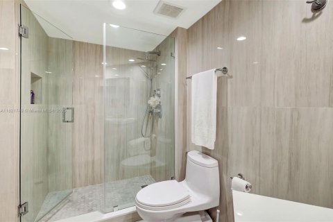 Condo in Sunny Isles Beach, Florida, 3 bedrooms  № 1936152 - photo 27