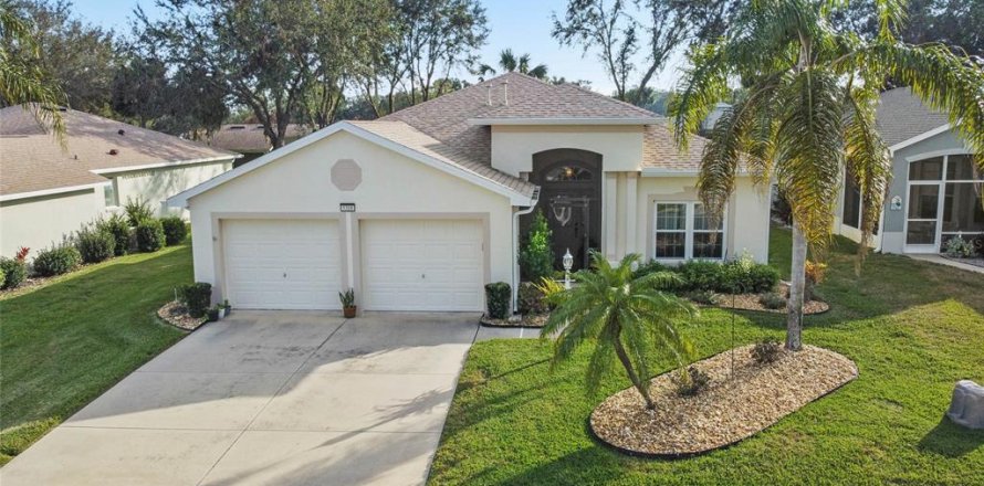 House in Leesburg, Florida 3 bedrooms, 202.71 sq.m. № 1508424
