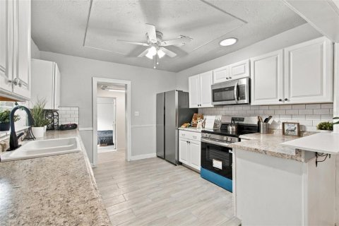 Villa ou maison à vendre à Bradenton, Floride: 3 chambres, 105.54 m2 № 2425846 - photo 23