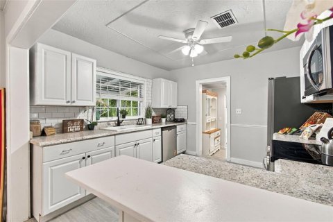 Villa ou maison à vendre à Bradenton, Floride: 3 chambres, 105.54 m2 № 2425846 - photo 21