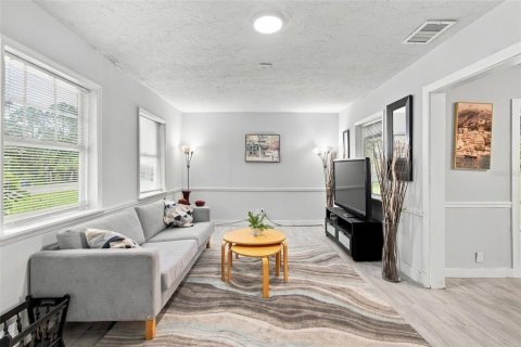 Villa ou maison à vendre à Bradenton, Floride: 3 chambres, 105.54 m2 № 2425846 - photo 11