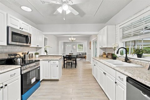 Villa ou maison à vendre à Bradenton, Floride: 3 chambres, 105.54 m2 № 2425846 - photo 27