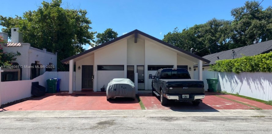 Casa en Miami, Florida 3 dormitorios, 111.48 m2 № 1940258