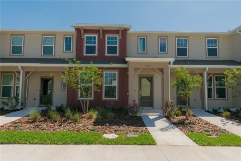 Adosado en alquiler en Kissimmee, Florida, 3 dormitorios, 143.81 m2 № 2113850 - foto 2