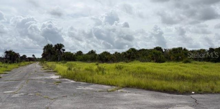 Terrain à Palm Bay, Floride № 2225347
