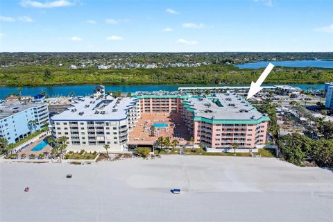 Condo in Indian Shores, Florida, 2 bedrooms  № 2108518 - photo 3