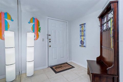 Condo in Indian Shores, Florida, 2 bedrooms  № 2108518 - photo 6