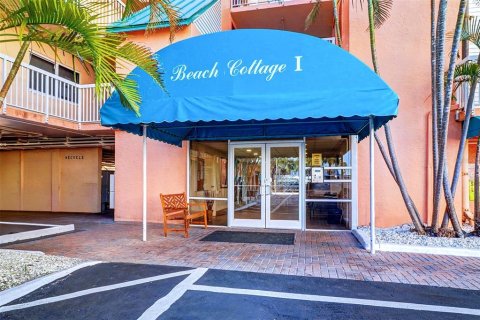 Condo in Indian Shores, Florida, 2 bedrooms  № 2108518 - photo 4